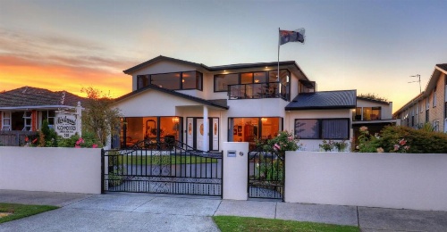 Birchwood, Devonport self-contained self catering accommodation image 6